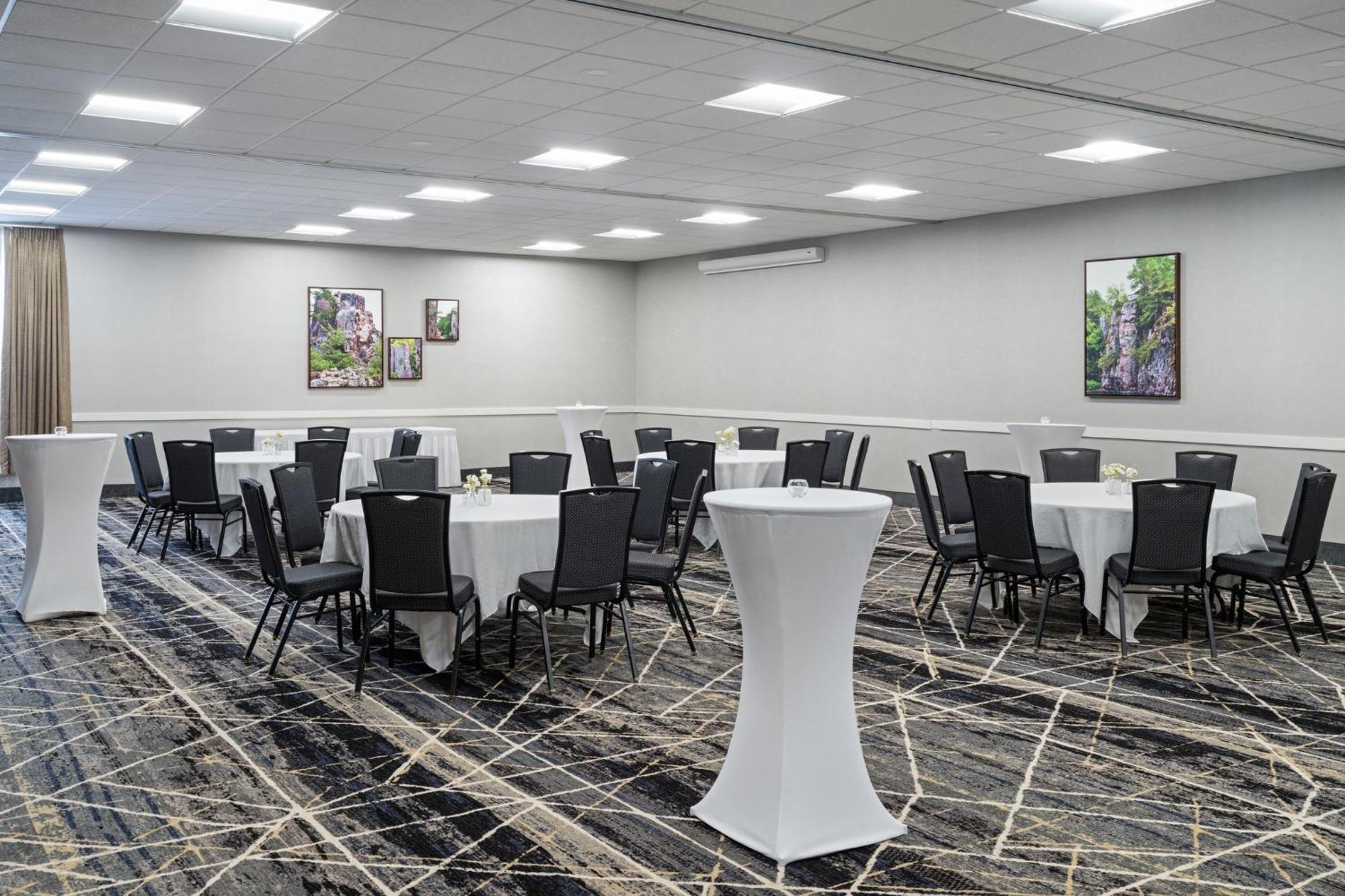 Holiday Inn Sioux Falls-City Center By Ihg מראה חיצוני תמונה